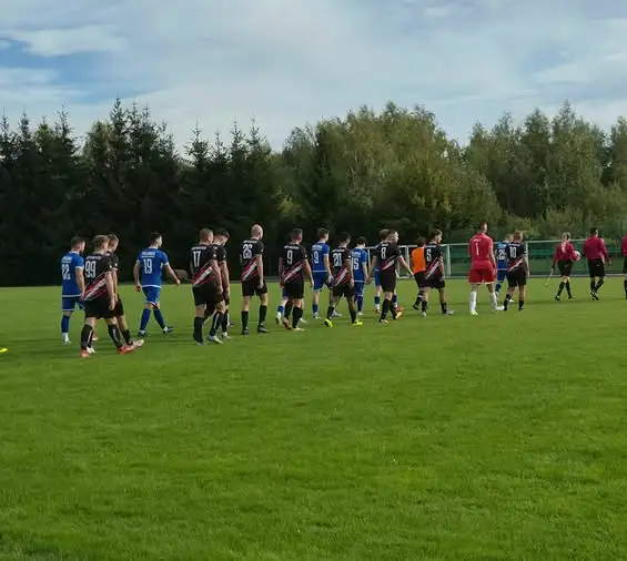 Wysokie zwycięstwo 5:2 – hat-trick Szymona Juraszka