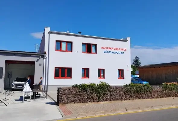 Strażacy z Polanicy-Zdroju na otwarciu nowej remizy w Českiej Skalicy