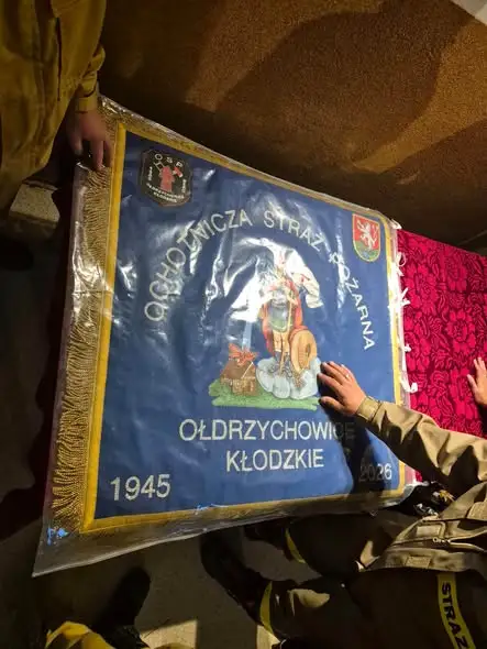 Nowy sztandar dotarł do OSP Oldrzychowice – poświęcenie już 19 września