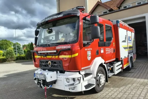 OSP Szczytno zabezpieczała rejon operacyjny podczas wyjazdu PSP do pożaru