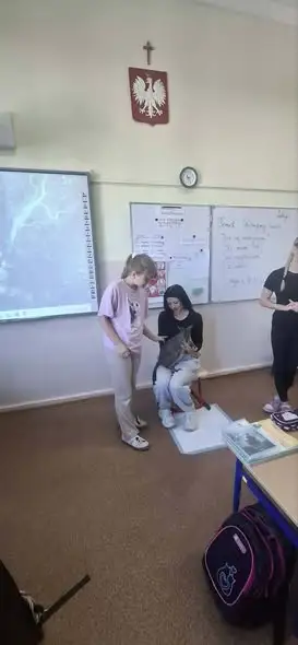 Kangurek w klasie 3b – nietypowa lekcja empatii w Bystrzycy Kłodzkiej