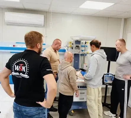 Ratownicy medyczni szkolili się z porodu pozaszpitalnego i resuscytacji niemowląt
