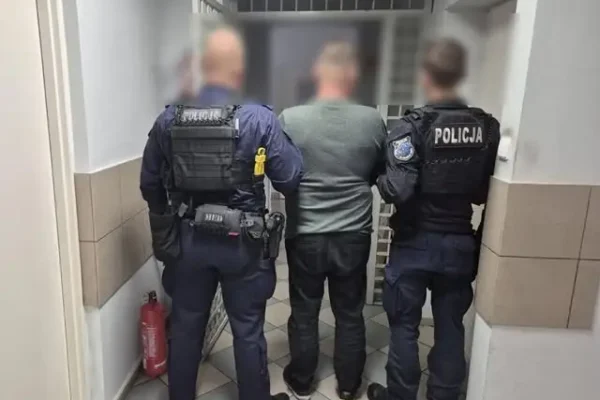 Pijany kierowca ciężarówki wpadł do rowu na DK8 w Szczytnej