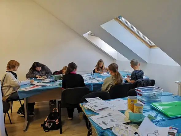 Artystyczny chillout w Lewinie Kłodzkim – za nami pierwsze warsztaty rysunku