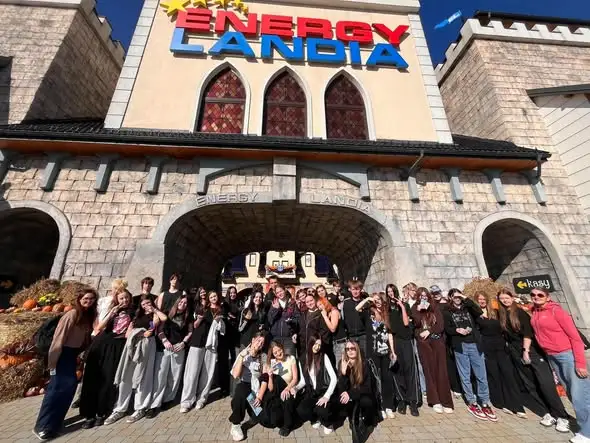 Uczniowie RST na wycieczce w Energylandii – dzień pełen wrażeń