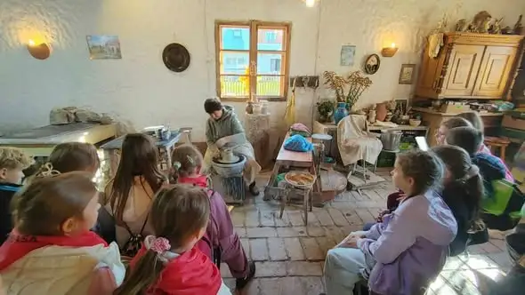 Uczniowie z Polanicy-Zdroju odkrywali ginące zawody w Kudowie-Zdroju