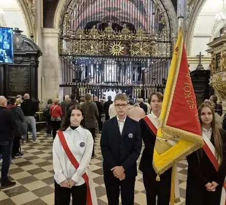 Jasna Góra rozpoczęła jubileusz 55-lecia Szkoły Podstawowej nr 2 i 20-lecia nadania imienia Jana Pawła II