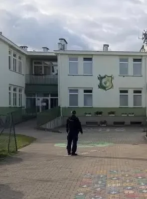 Wzmocnione patrole policji wokół szkół powiatu kłodzkiego