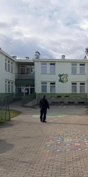 Wzmocnione patrole policji wokół szkół powiatu kłodzkiego