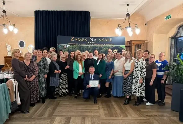 Uczniowie z Kudowy-Zdroju i Bożkowa odkrywali historię Zamku na Skale