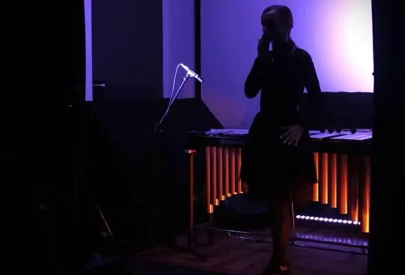 Noc Bibliotek 2026 w Lewinie Kłodzkim: recital Klaudii Lewandowskiej i zwiedzanie Izby Pamięci Violetty Villas
