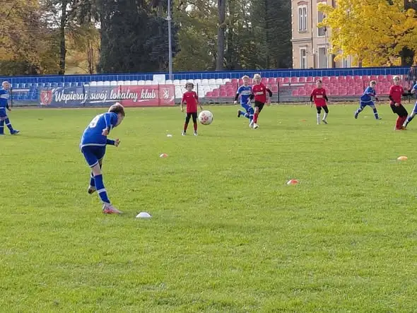 Młodzicy Polonii Bystrzyca Kłodzka wygrywają 5:3 z Pogonią Duszniki-Zdrój