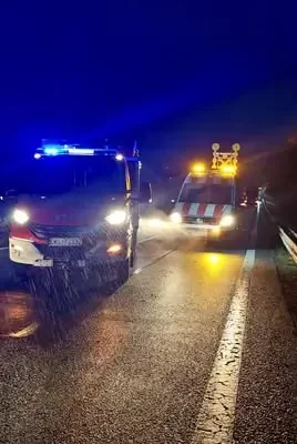 Wypadek drogowy w Szczytnej – zderzenie samochodu osobowego z ciężarowym