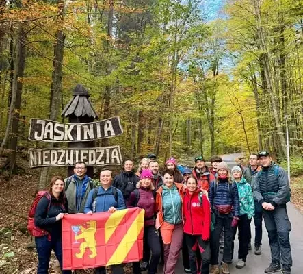 57 przyszłych przewodników sudeckich zdobywało Masyw Śnieżnika w złotej jesieni