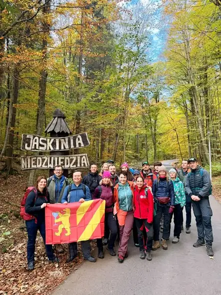 57 przyszłych przewodników sudeckich zdobywało Masyw Śnieżnika w złotej jesieni