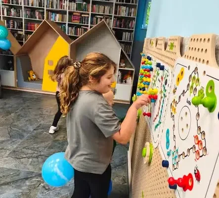 Setne urodziny Kubusia Puchatka w bibliotece w Żelaźnie