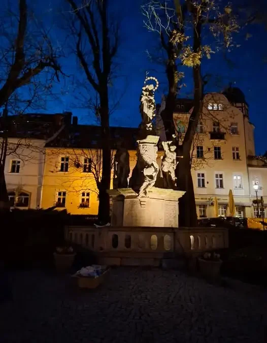Rusza rewitalizacja skweru przy figurze wotywnej w Dusznikach-Zdroju
